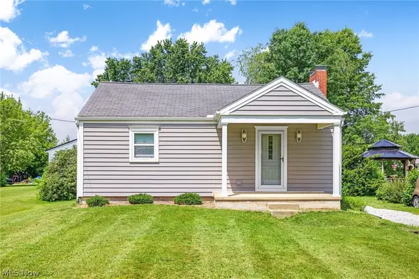 4089 Addison Ne Avenue, Louisville, OH 44641