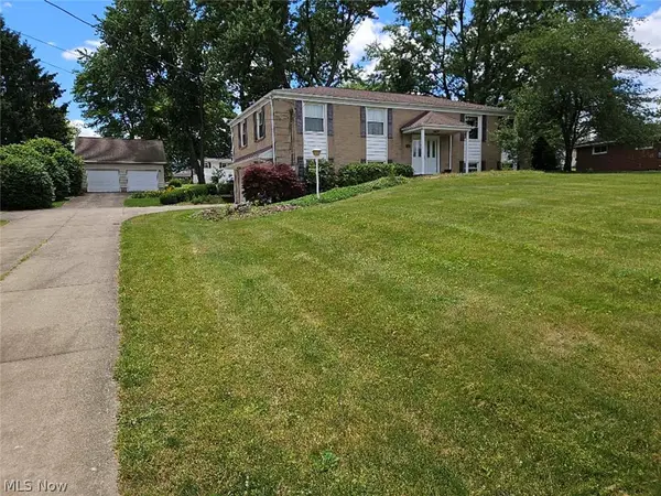 8162 Mona Sw Street, Navarre, OH 44662