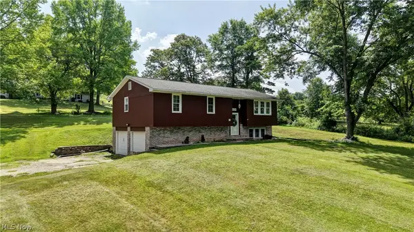 3931 Clay Ne Drive, Dover, OH 44622