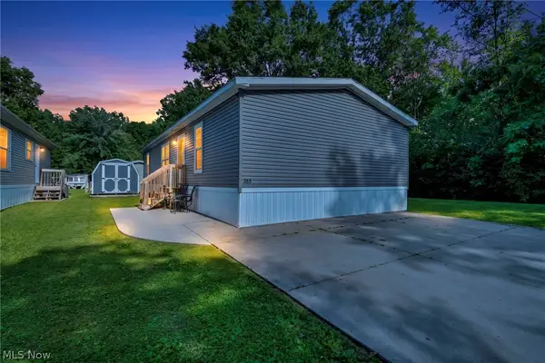 285 Westwoods, Amherst, OH 44001