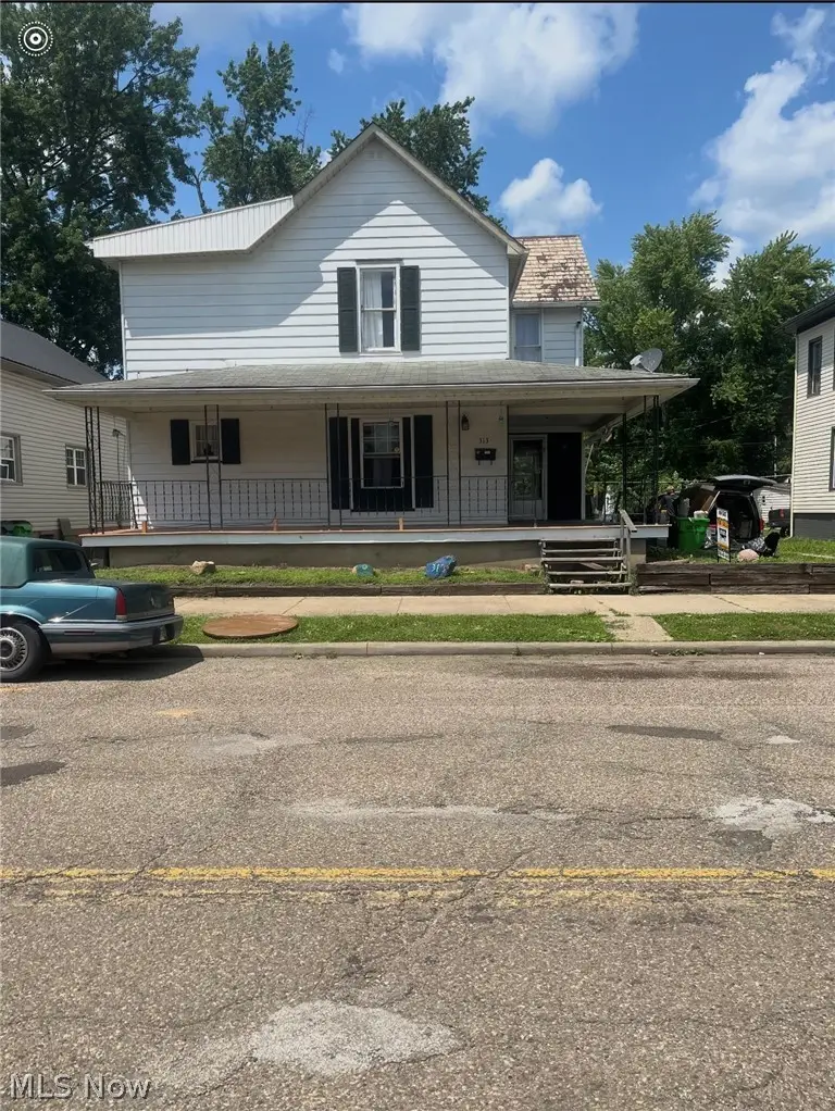 313 W 3rd Street, Uhrichsville, OH 44683 - #2