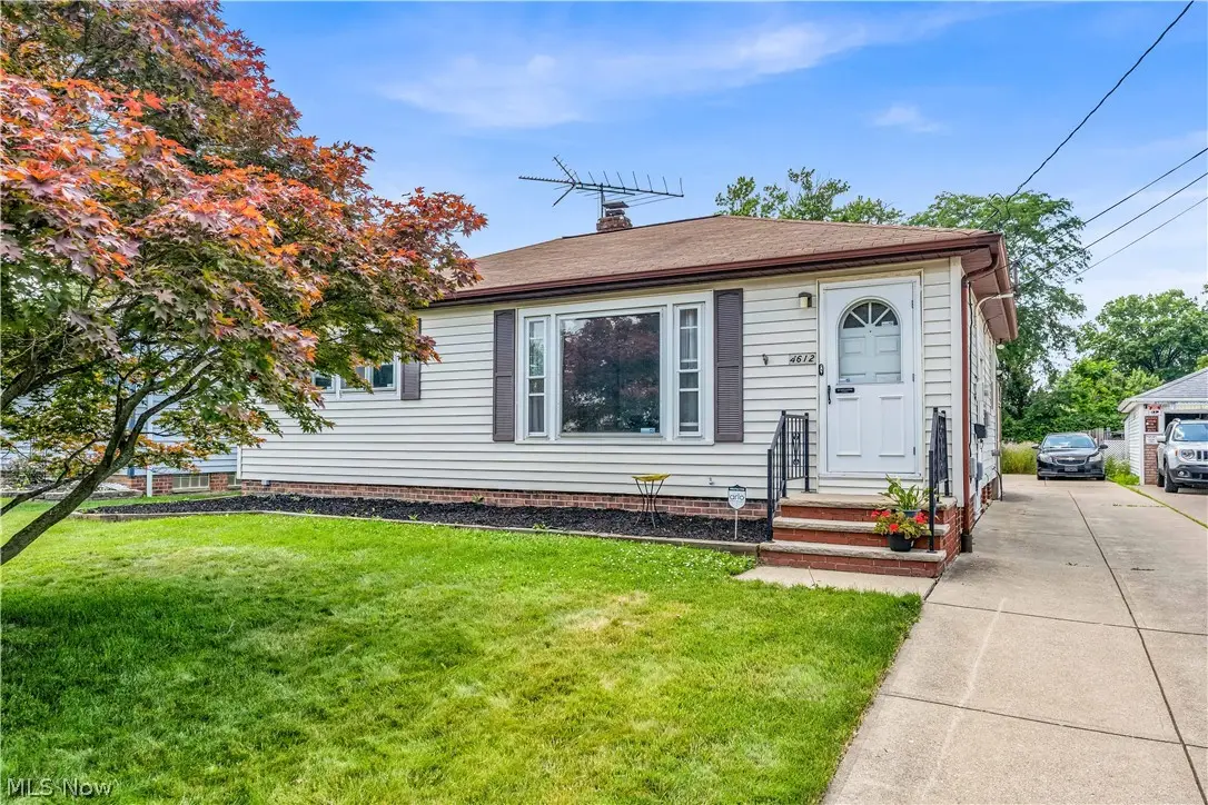 4612 W 156th Street, Cleveland, OH 44135 - #1