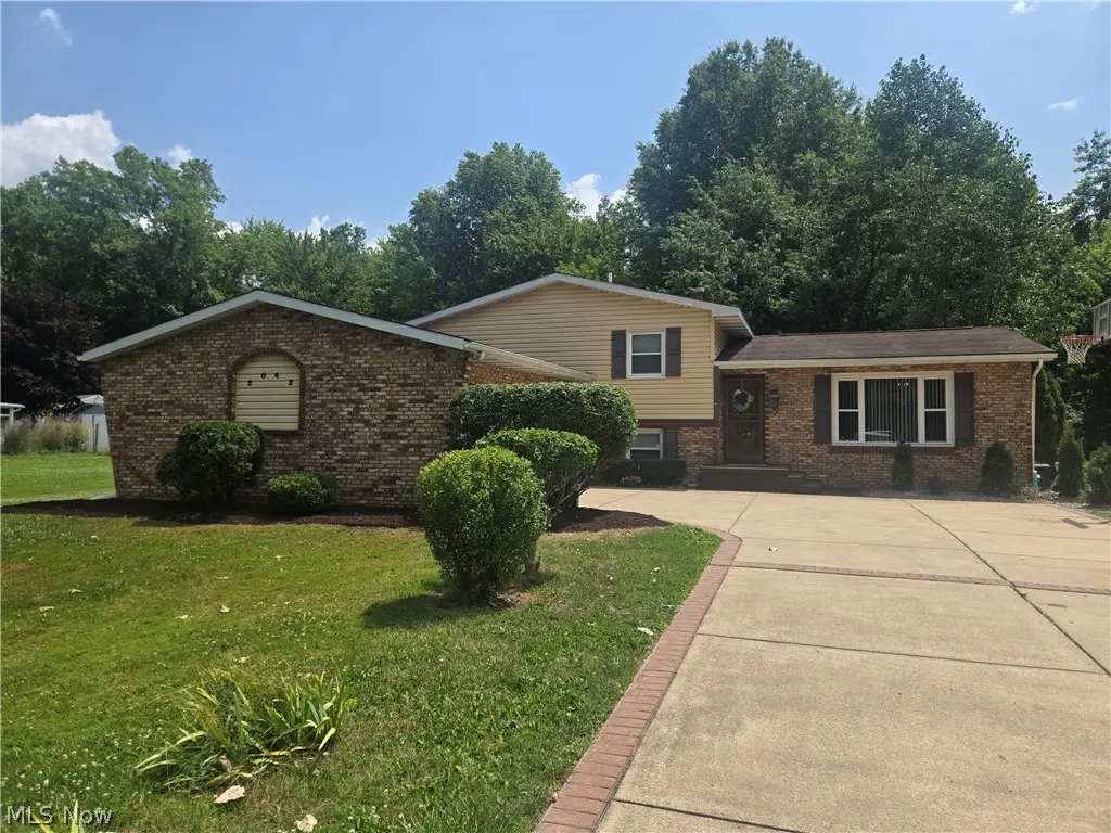2042 Coit Nw Drive, Warren, OH 44485 - #1
