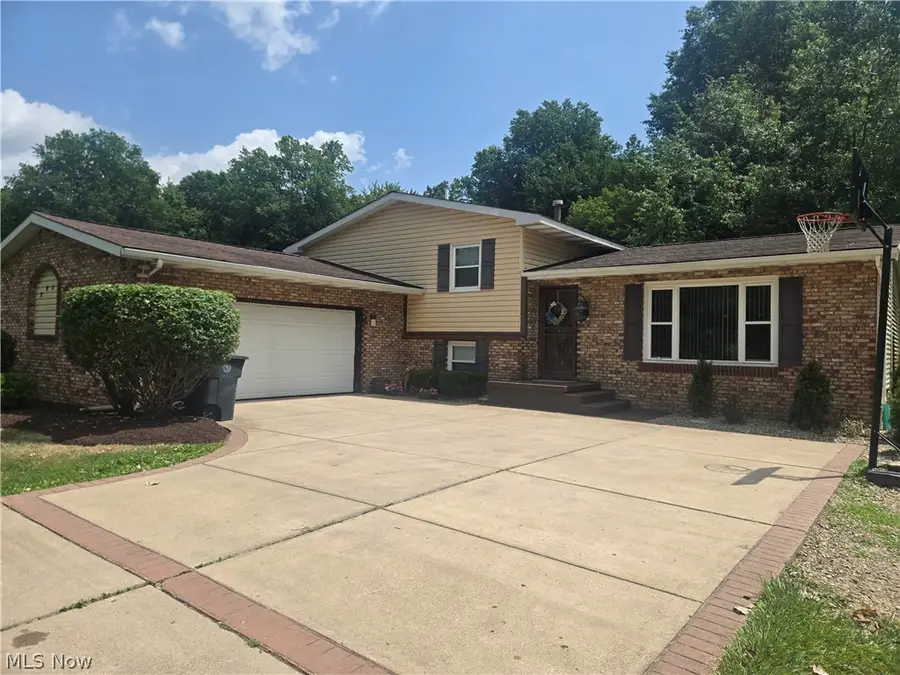 2042 Coit Nw Drive, Warren, OH 44485 - #2