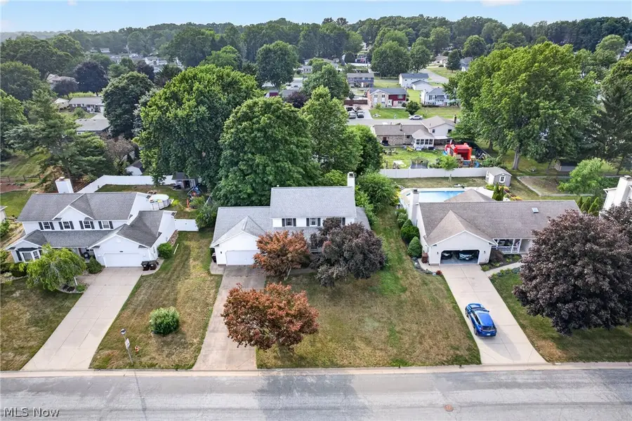 1667 Cadbury Nw Street, Massillon, OH 44646 - #2