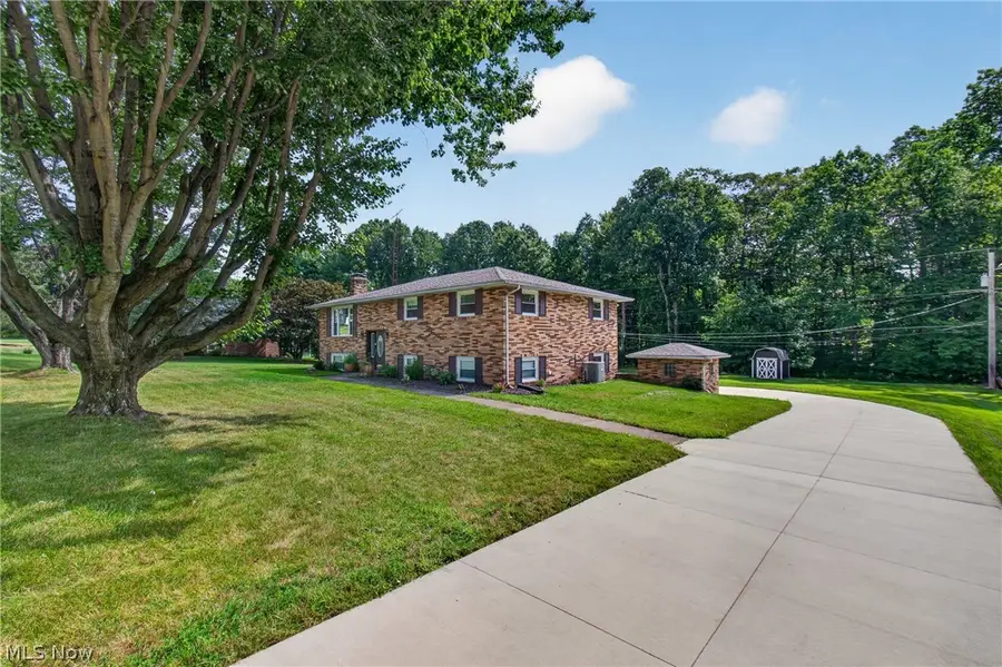 8494 E Wadora Nw Circle, North Canton, OH 44720 - #2