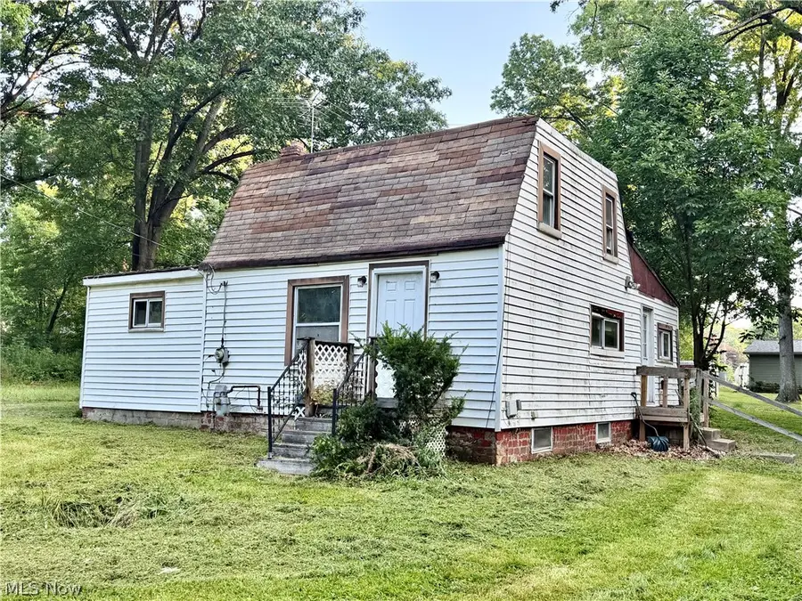 3275 Crestview Avenue, Warren, OH 44483 - #3