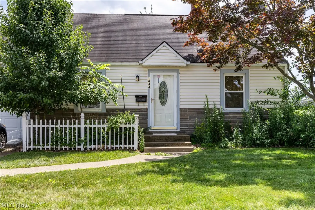 1644 37th Nw Street, Canton, OH 44709 - #1