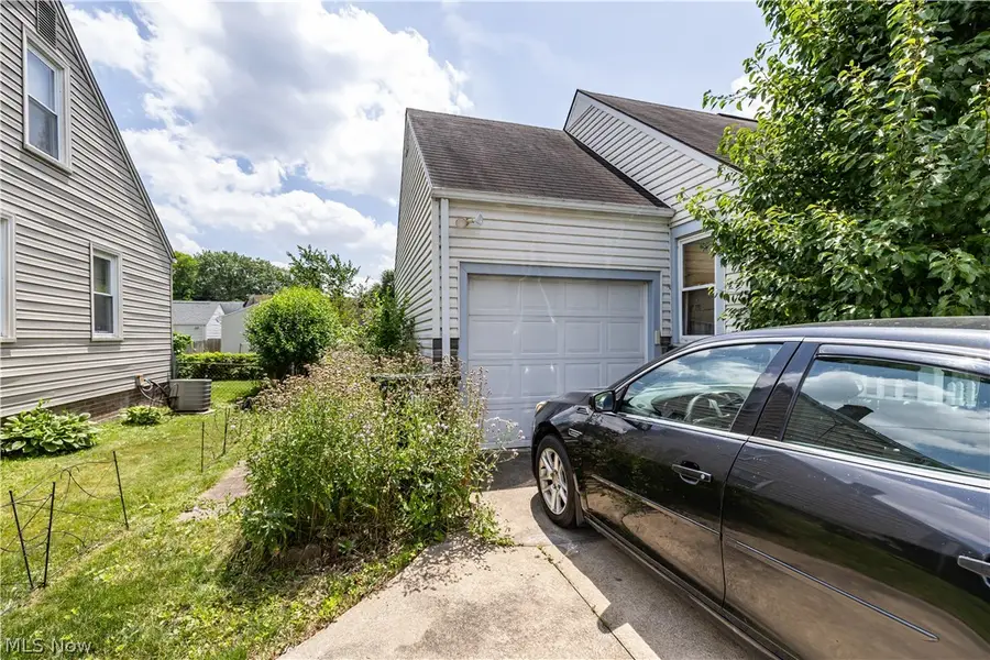 1644 37th Nw Street, Canton, OH 44709 - #2