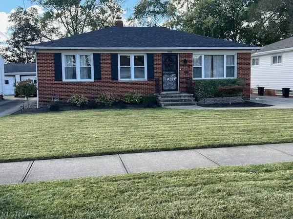 5920 Glenwood Avenue, Maple Heights, OH 44137