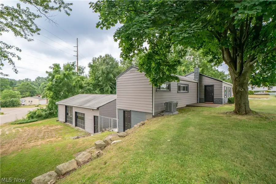 1621 Hankins Ne Road, Massillon, OH 44646 - #2