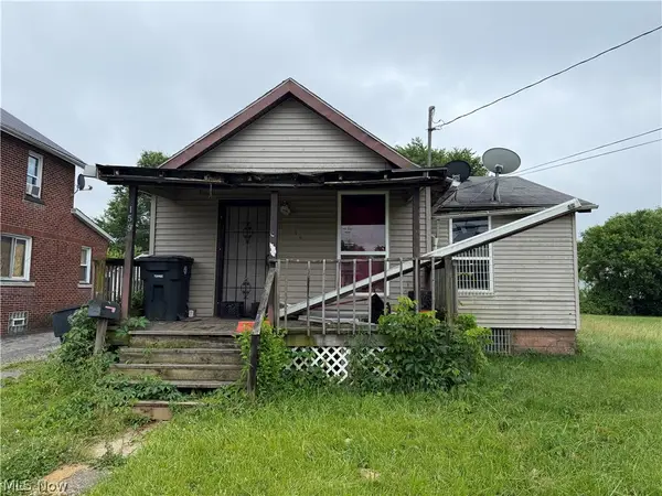 159 Comstock Nw Street, Warren, OH 44483