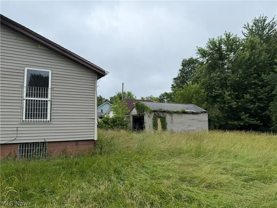 159 Comstock Nw Street, Warren, OH 44483 - #3