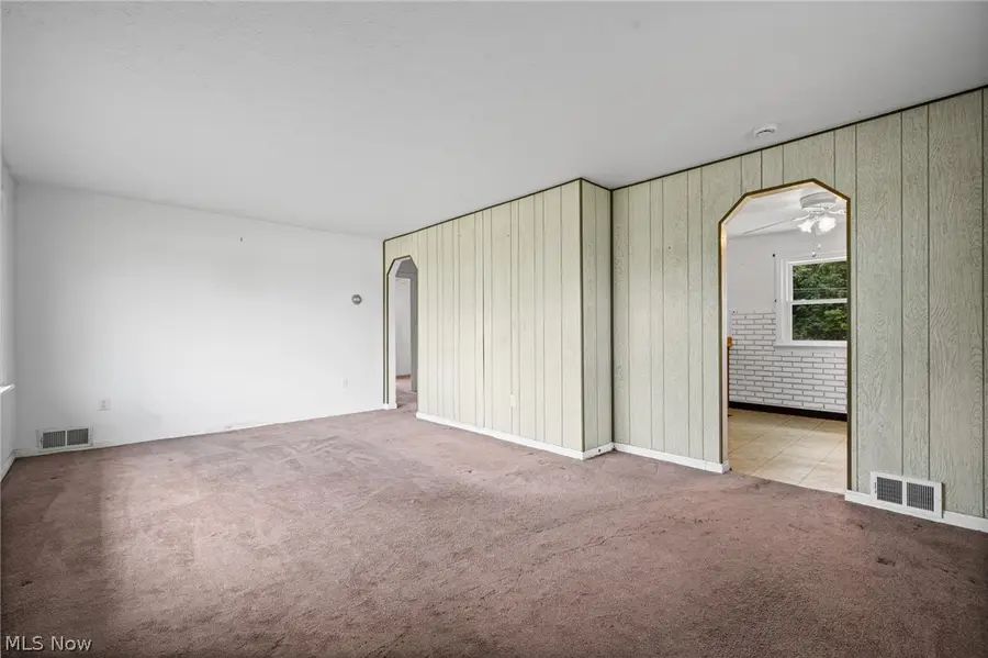 27111 Lynn Drive, Olmsted, OH 44138 - #3