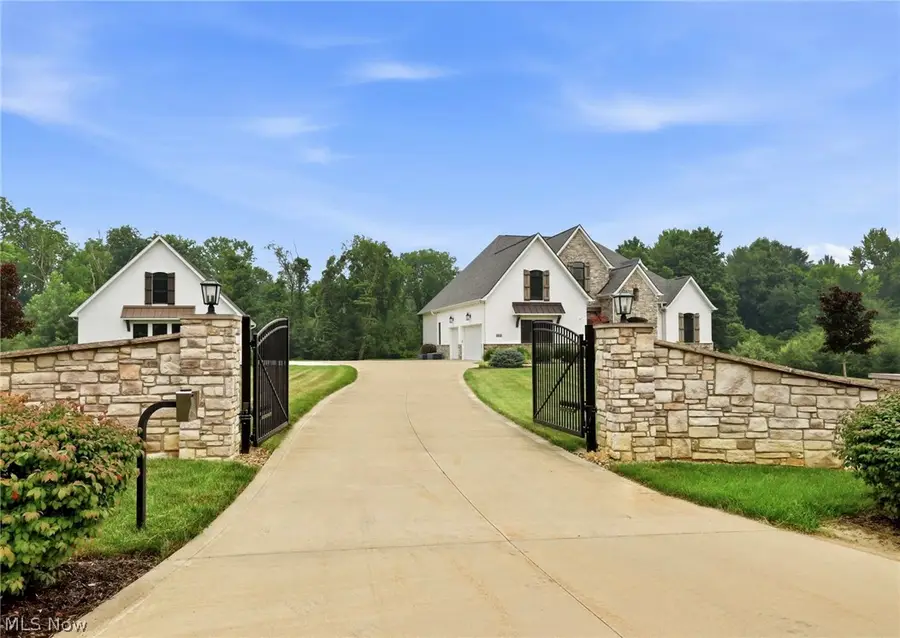5623 Graven Way, Wadsworth, OH 44281 - #2