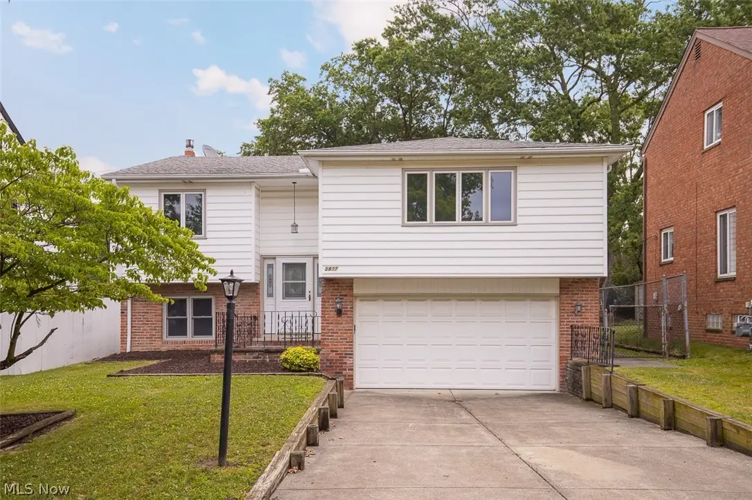 5837 Wickfield Drive, Parma Heights, OH 44130 - #1
