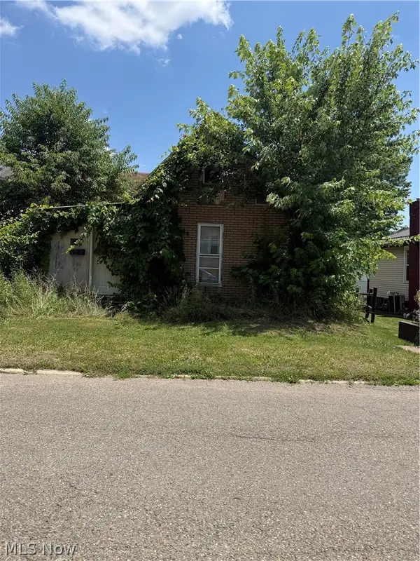 311 Mcconnell Street, Uhrichsville, OH 44683