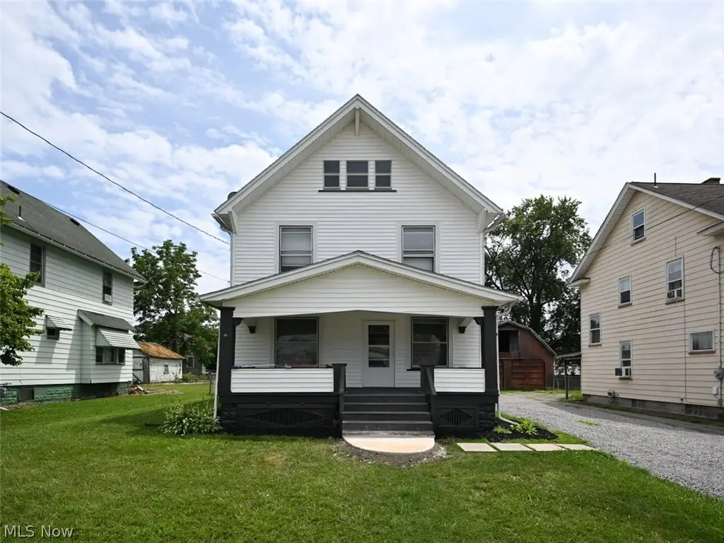 221 E 2nd Street, Girard, OH 44420 - #1