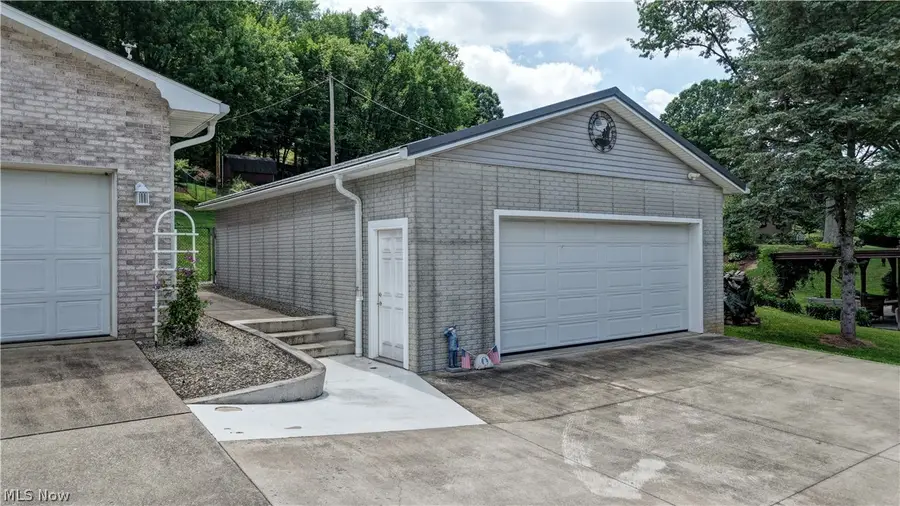 3130 Foothill Se Drive, New Philadelphia, OH 44663 - #3