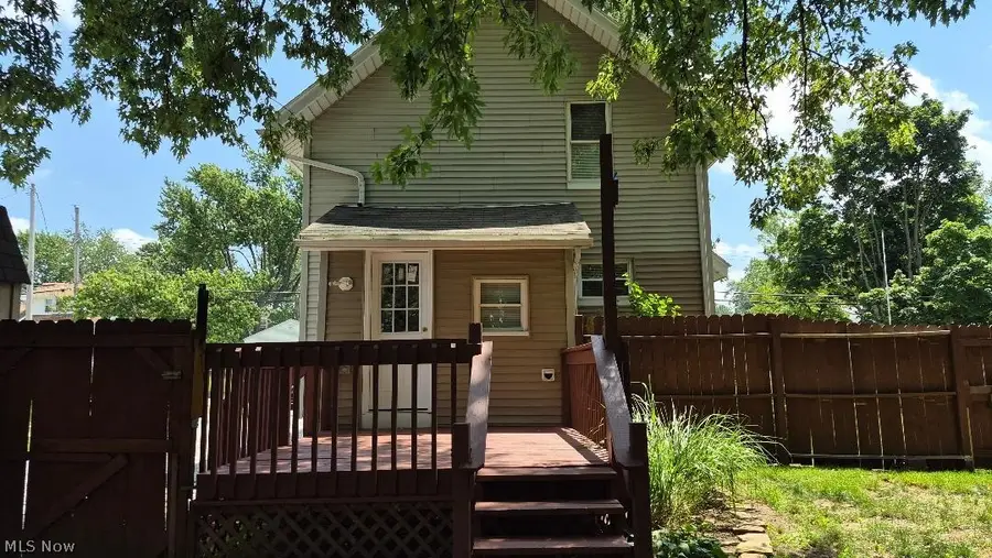 589 Highland Avenue, Barberton, OH 44203 - #3