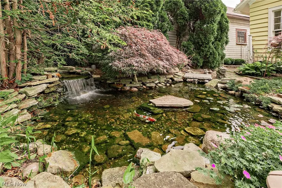 2469 Kenilworth Road, Cleveland Heights, OH 44106 - #2