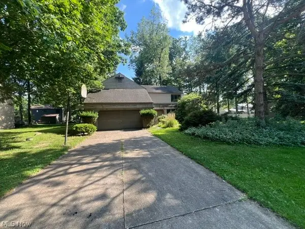 32555 Schooner Court, Avon Lake, OH 44012