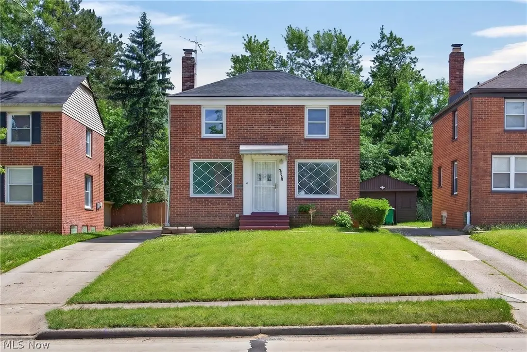 18412 Waterbury Avenue, Maple Heights, OH 44137 - #1