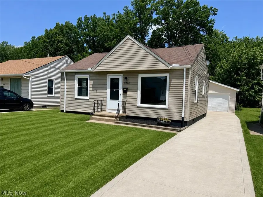 11922 Lena Avenue, Cleveland, OH 44135 - #2