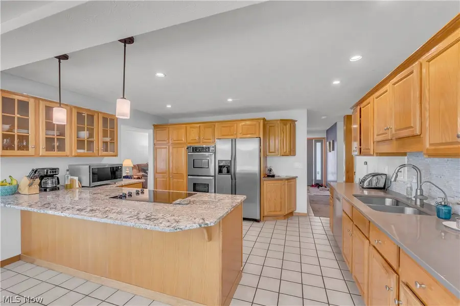 7170 Kingsview Road, Sagamore Hills, OH 44067 - #2