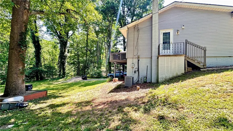 8470 Shadyview Nw Avenue, Clinton, OH 44216 - #3