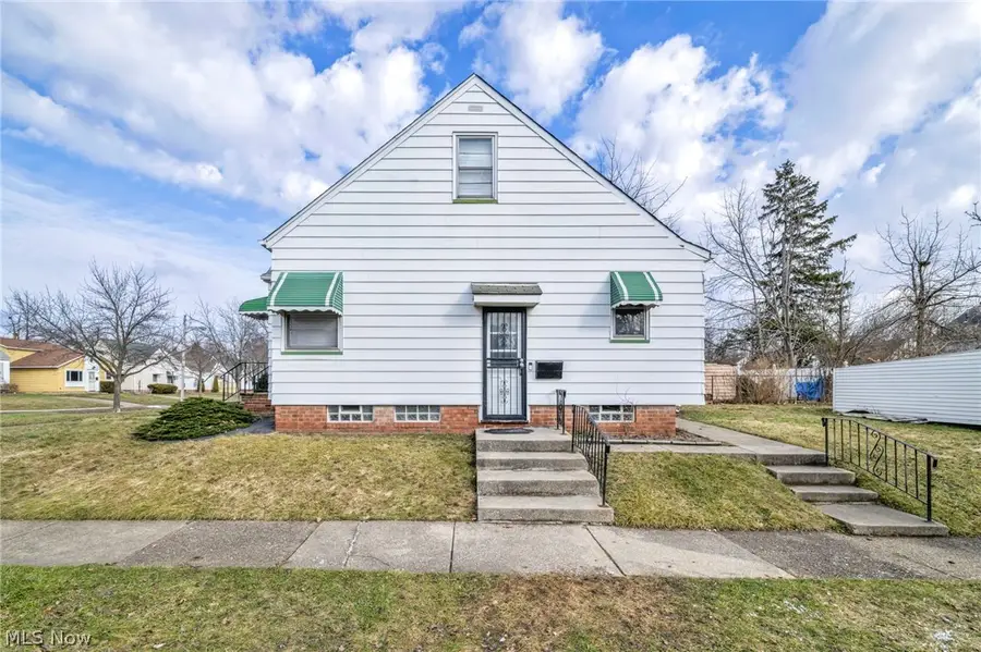 21202 Gardenview Drive, Maple Heights, OH 44137 - #3