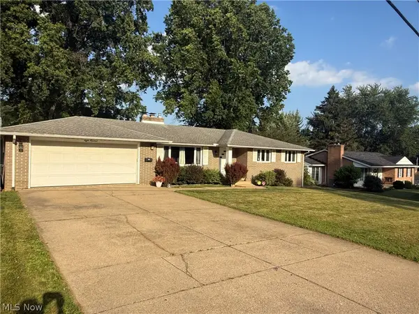 800 Woodview Ne Drive, Massillon, OH 44646