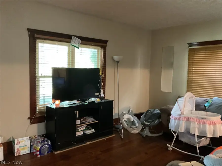 42 Alfaretta Avenue, Akron, OH 44310 - #3