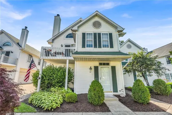 42 Vista Circle, North Olmsted, OH 44070