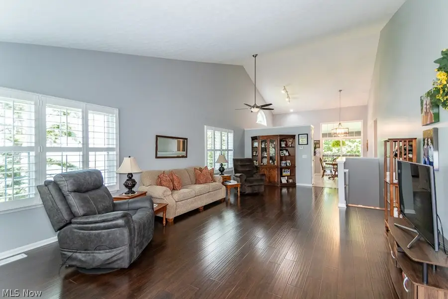 118 Kensington Court, Aurora, OH 44202 - #3