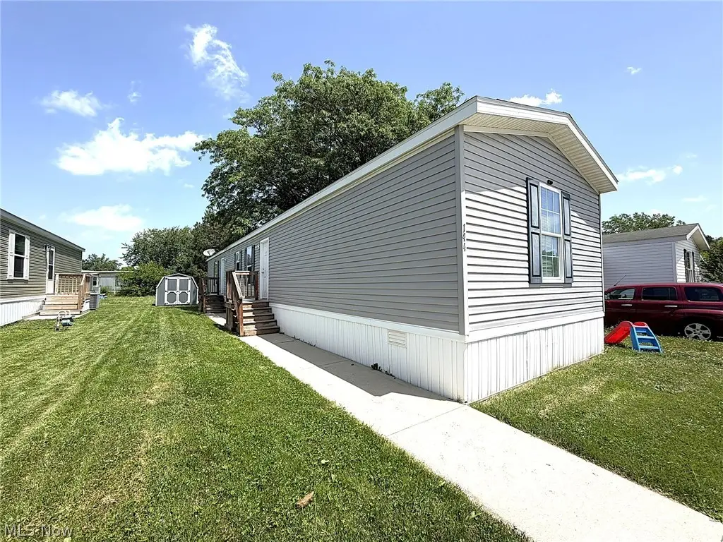 144 Virginia Avenue, Elyria, OH 44035 - #1