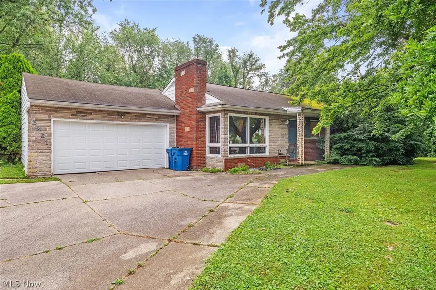 2253 Hi Vue Drive, Green, OH 44312 - #2