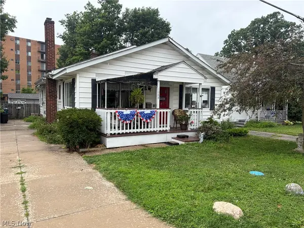 1088 Beachview Road, Willoughby, OH 44094