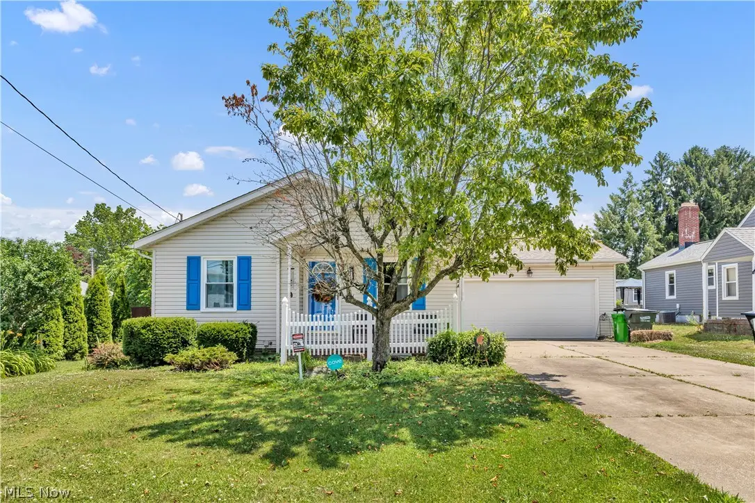 384 25th Nw Street, Massillon, OH 44647 - #1