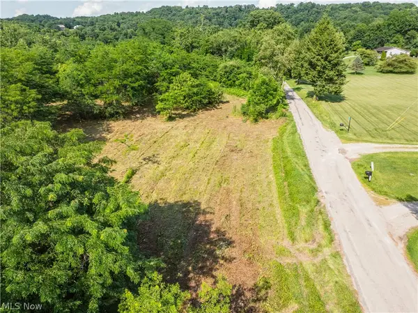 E Wheeling Road, Zanesville, OH 43701