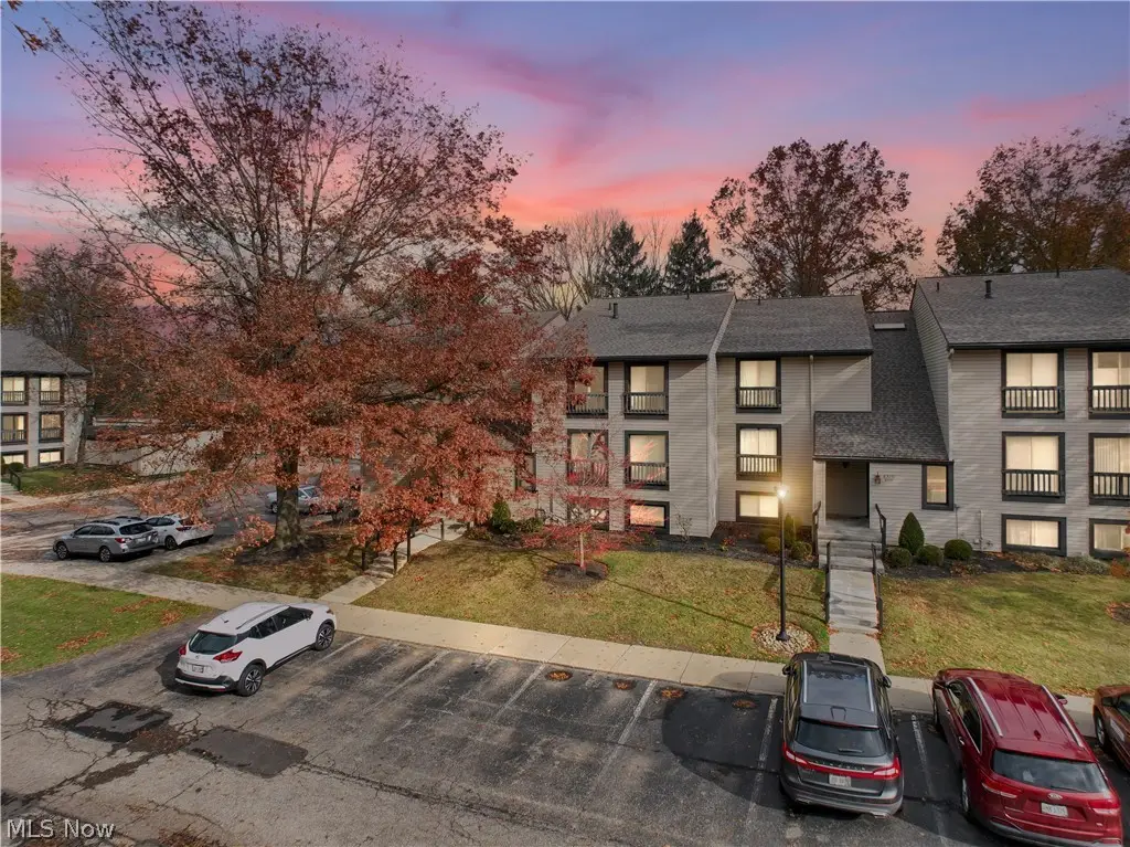 6330 Greenwood #103, Sagamore Hills, OH 44067 - #1