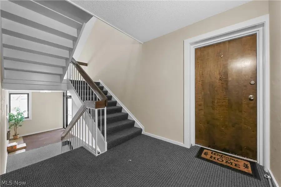 6330 Greenwood #103, Sagamore Hills, OH 44067 - #3