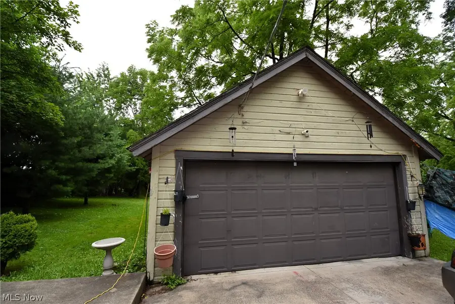 3260 Vestal Road, Youngstown, OH 44509 - #3