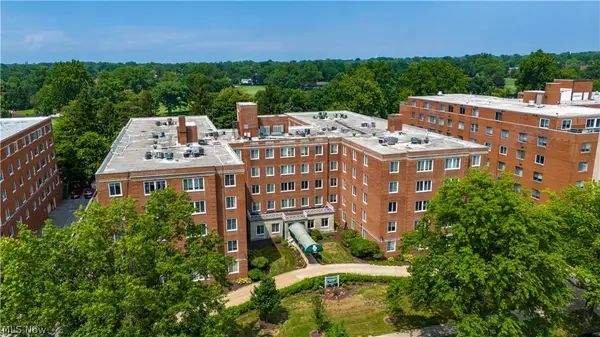 19425 Van Aken Boulevard #302, Shaker Heights, OH 44122
