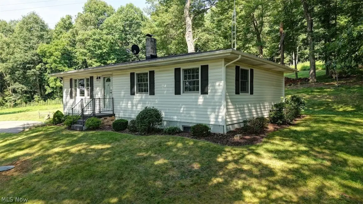 6526 Winfield-strasburg Nw Road, Strasburg, OH 44680 - #1