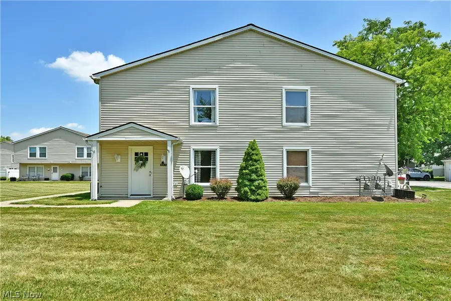 2832 Ivy Hill Circle #D, Cortland, OH 44410 - #3