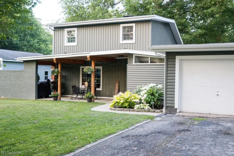 3135 Buttercup Avenue, Portage Lakes, OH 44319 - #2