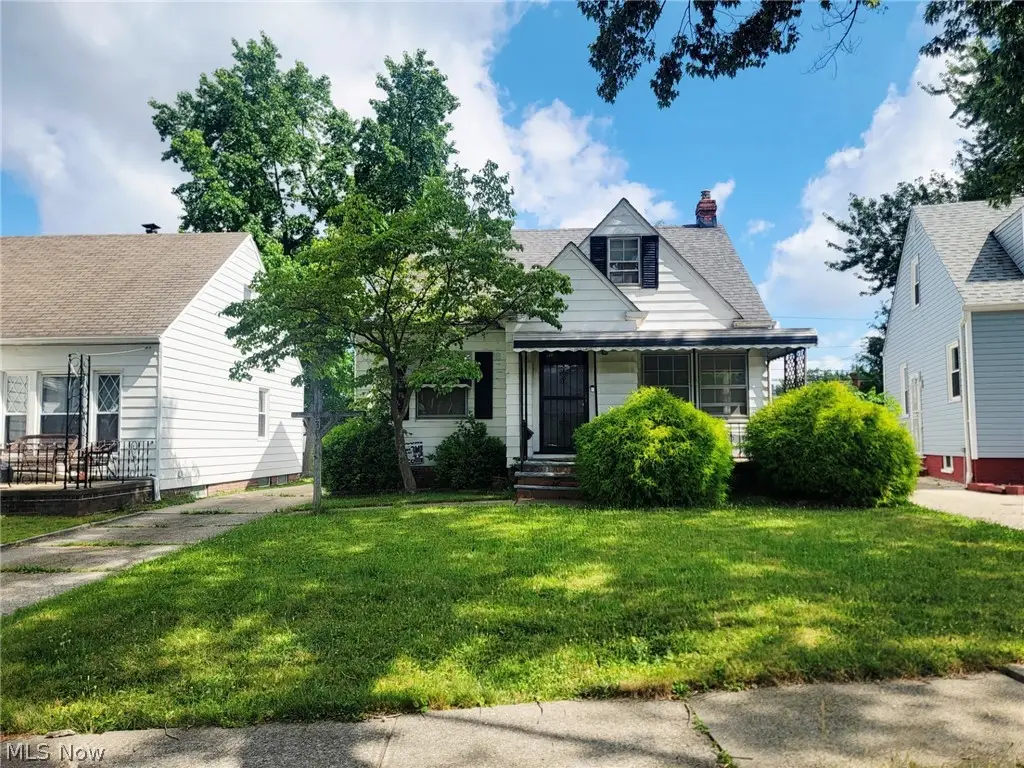 18305 Knoll Drive, Maple Heights, OH 44137 - #1