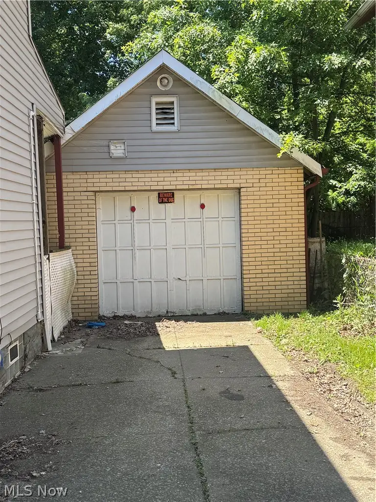 1734 Hillview Road, Cleveland, OH 44112 - #2