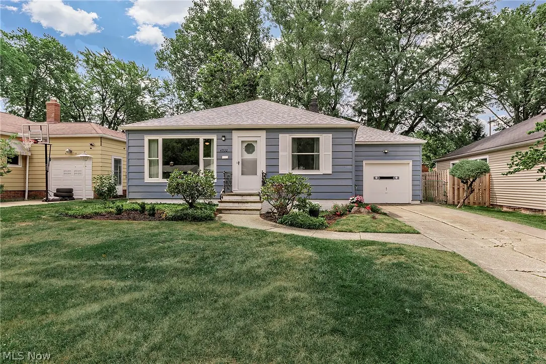 4932 S Sedgewick Road, Lyndhurst, OH 44124 - #1